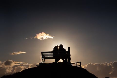 優秀賞ふたりのベンチの画像