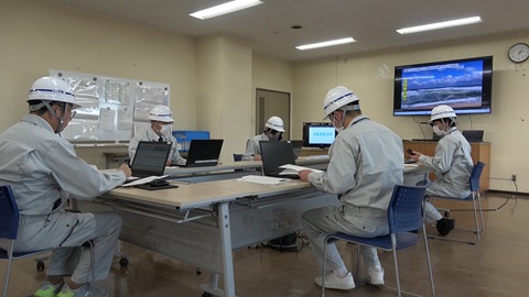 白子町の職員が初動対処にあたる様子の写真１