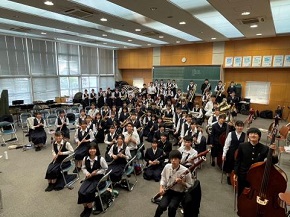 千葉県立千葉商業高等学校吹奏楽部の写真