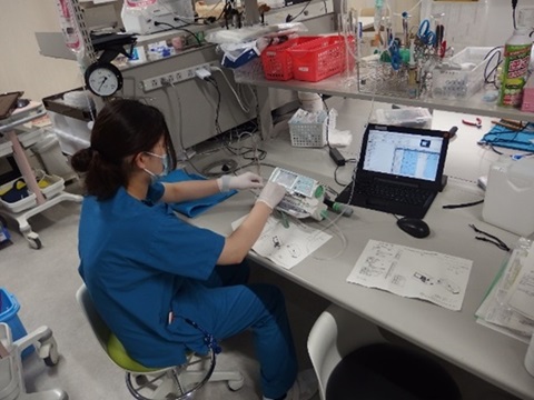 機器点検中の様子