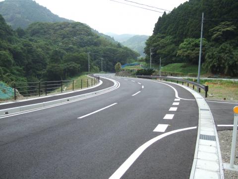 一般国道410号川谷工区改良済み箇所の現況写真(平成25年撮影その3)