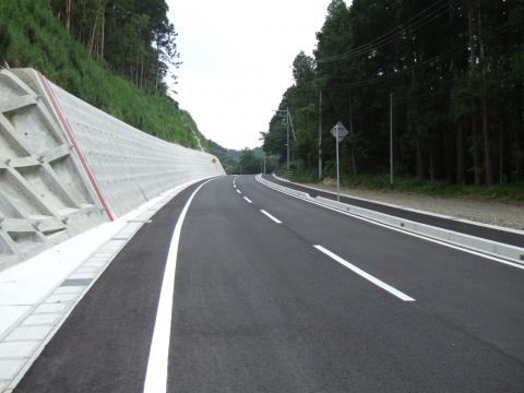 一般国道410号川谷工区改良済み箇所の現況写真(平成25年撮影その4)