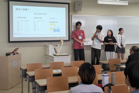 チーム「HT-P2」がアイデアを発表している写真(明海大学会場2日目)