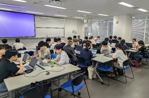 千葉大学会場の検討風景（ハッカソン）