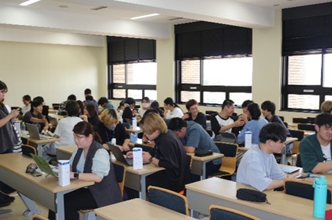明海大学会場の検討風景（アイデアソン）