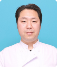 栁𣘺医師
