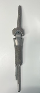 人工関節正面写真