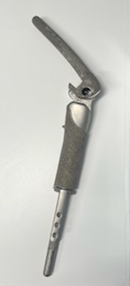 人工関節側面写真