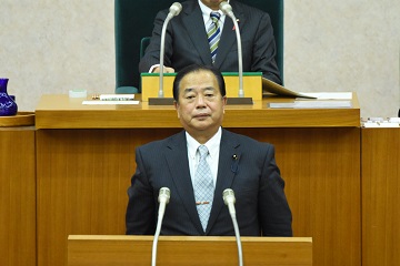 實川隆副議長の写真