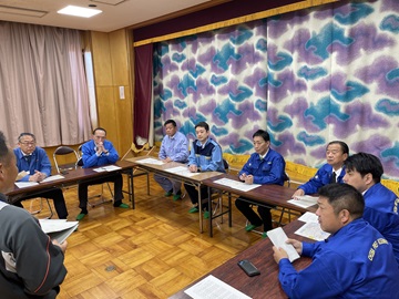 高病原性鳥インフルエンザ現地対策本部での瀧田議長及び實川副議長の様子
