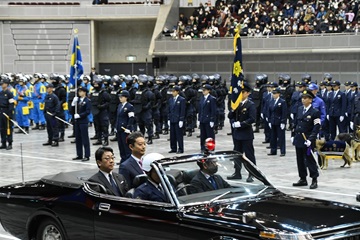 千葉県警察年頭視閲での武田議長の様子