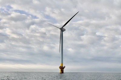 銚子の洋上風力発電実証機の画像