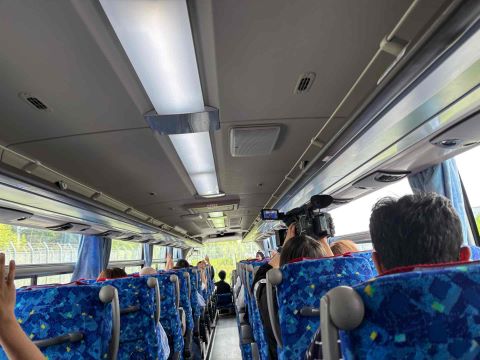 バス車内の様子