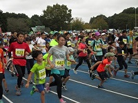 白井梨マラソンで走る人たち