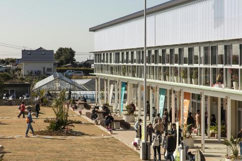 鋸南町都市交流施設・道の駅保田小学校写真1