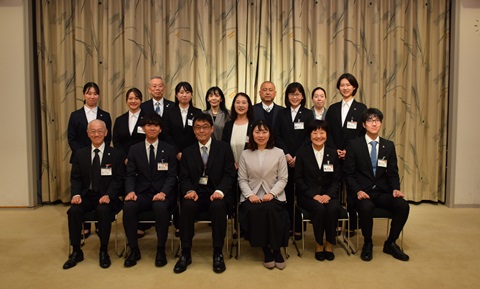 海外協力隊表敬訪問記念撮影