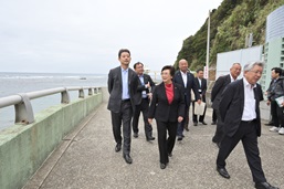 勝浦市視察の画像