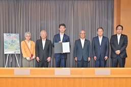 第75回社会を明るくする運動内閣総理大臣メッセージ伝達式の様子