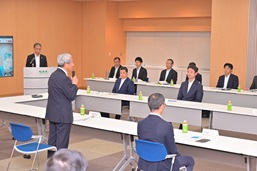 成田空港滑走路新増設推進協議会の様子