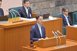 6月3日令和７年６月定例県議会 質疑並びに一般質問の写真