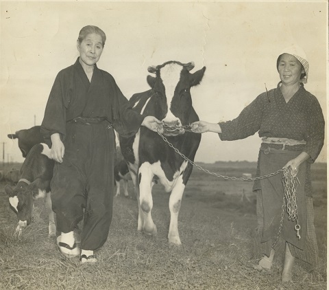 タカ夫人（写真左）（提供：野田市鈴木貫太郎記念館）