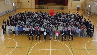 山田小学校全校児童集合