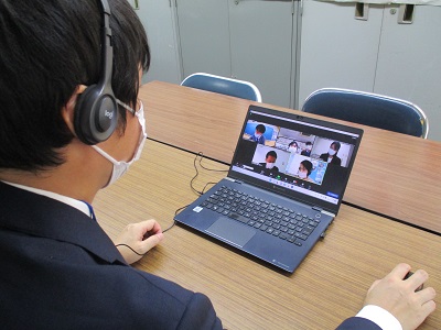 交流会の様子の写真