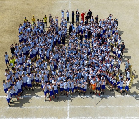 野田市立北部中学校の生徒の集合写真