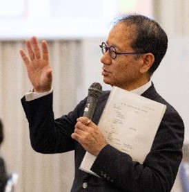 鈴木寛氏の登壇中の写真