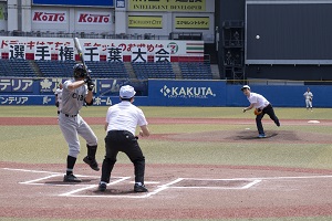 知事始球式の画像