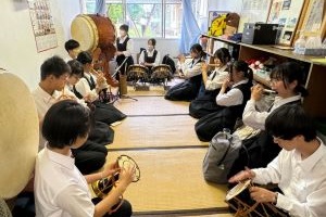 部員が練習している写真