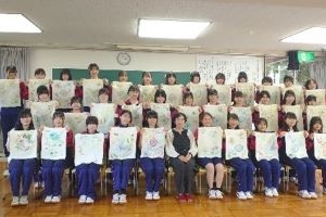 全員で記念撮影の写真