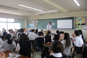 1年生の総合英語の授業の様子