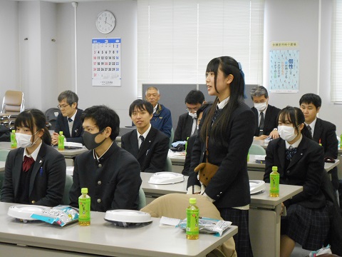 「実際に仕事をしているところを直接見学することができ、大変貴重な体験になりました。」