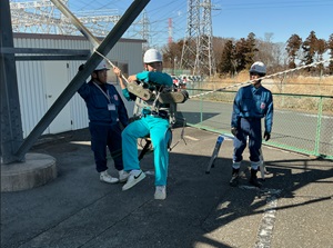 架空送電部門体験の様子の写真