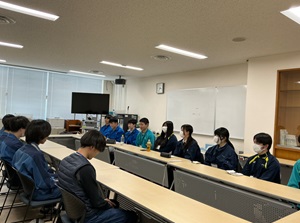質疑応答の様子の写真