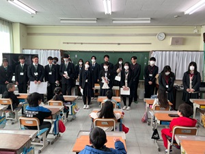 各校代表者より自己紹介をしている様子の写真