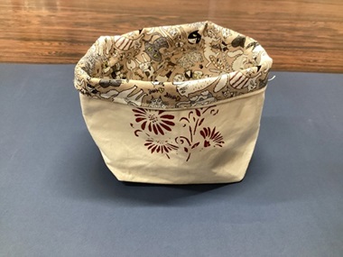 栄特支作品小物入れ