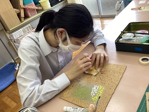 制作者高等部2年　石橋寛希さんの作成風景写真