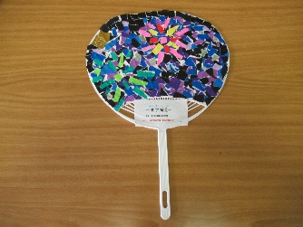 清新分校　高1「ちぎり絵うちわ」の写真
