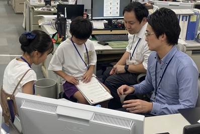 市町村課での仕事インタビューの様子