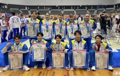 体操成年男女の写真