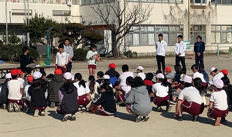 児童主導の始めの会。