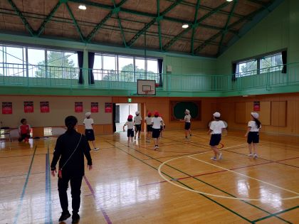 みんなでバスケットボールの試合①