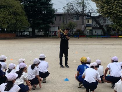草野さんから指導を受ける児童達