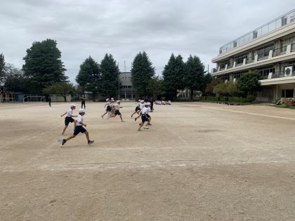 みんなでスキップ競争