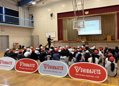 講話の様子の写真