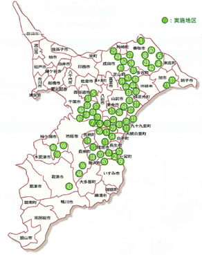 図―３　県内の農業集落排水事業実施状況略図 千葉県では、市町村が実施主体となり、昭和52年度から平成28年度にかけて12市８町66処理区で整備されました。現在、61施設が稼働しています。