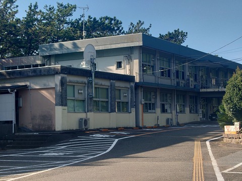 鴨川合同庁舎の外観