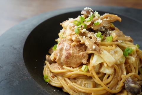 銚子黒アヒージョ焼きそば風スパゲッティの画像